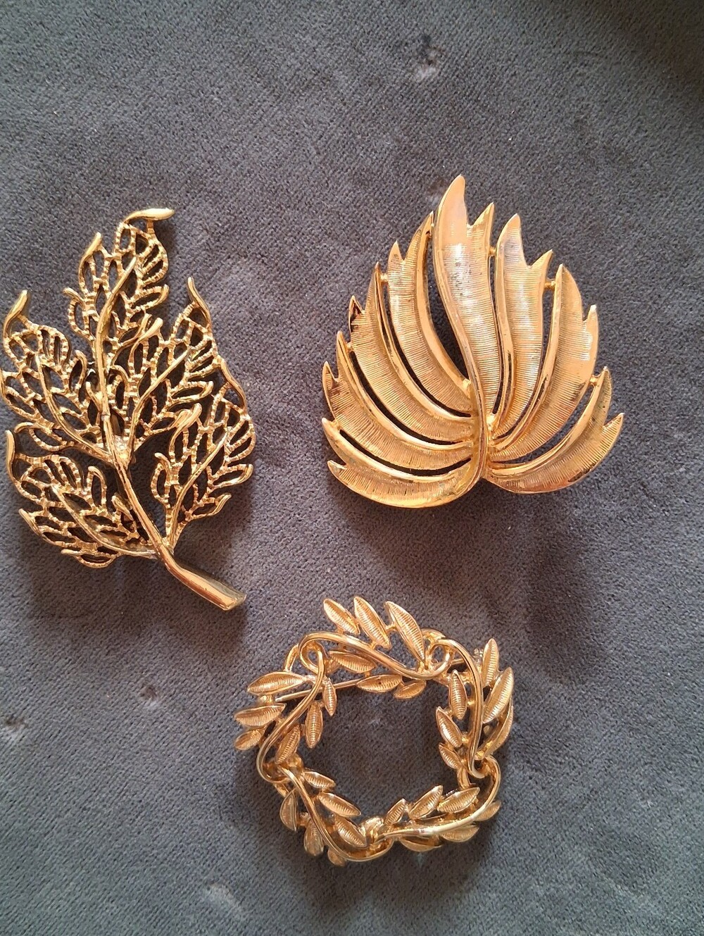 Gold Leaf Brooch Set - Women's Accessories